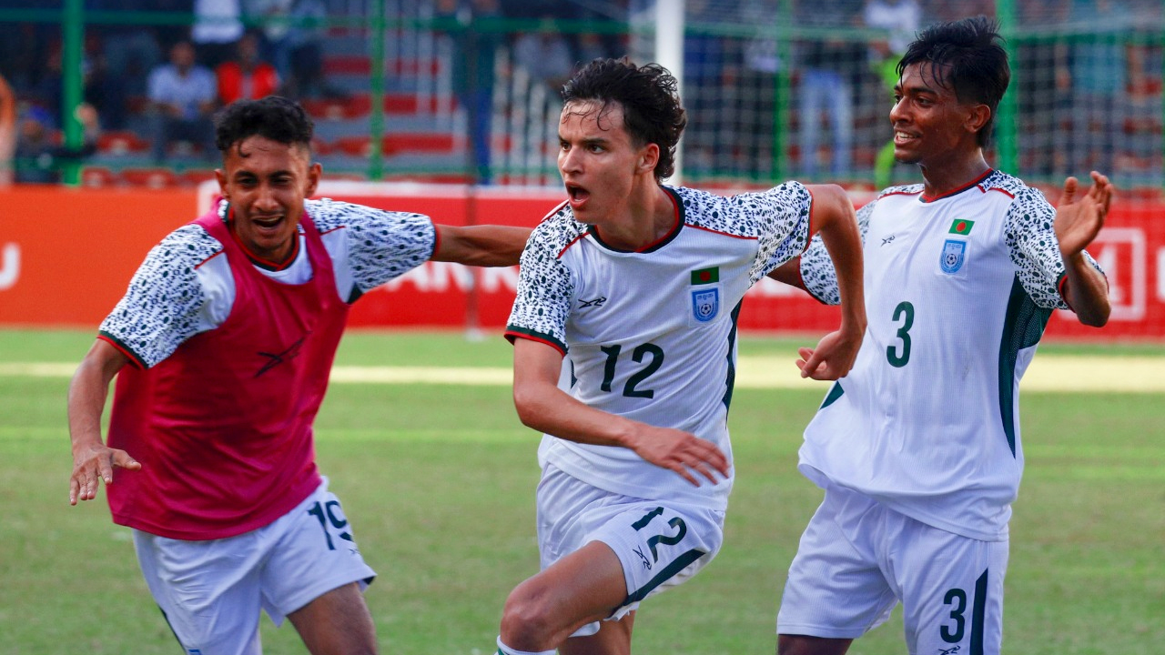 রোনান সুলিভানের জোড়া গোলে জয় পেল বাংলাদেশ