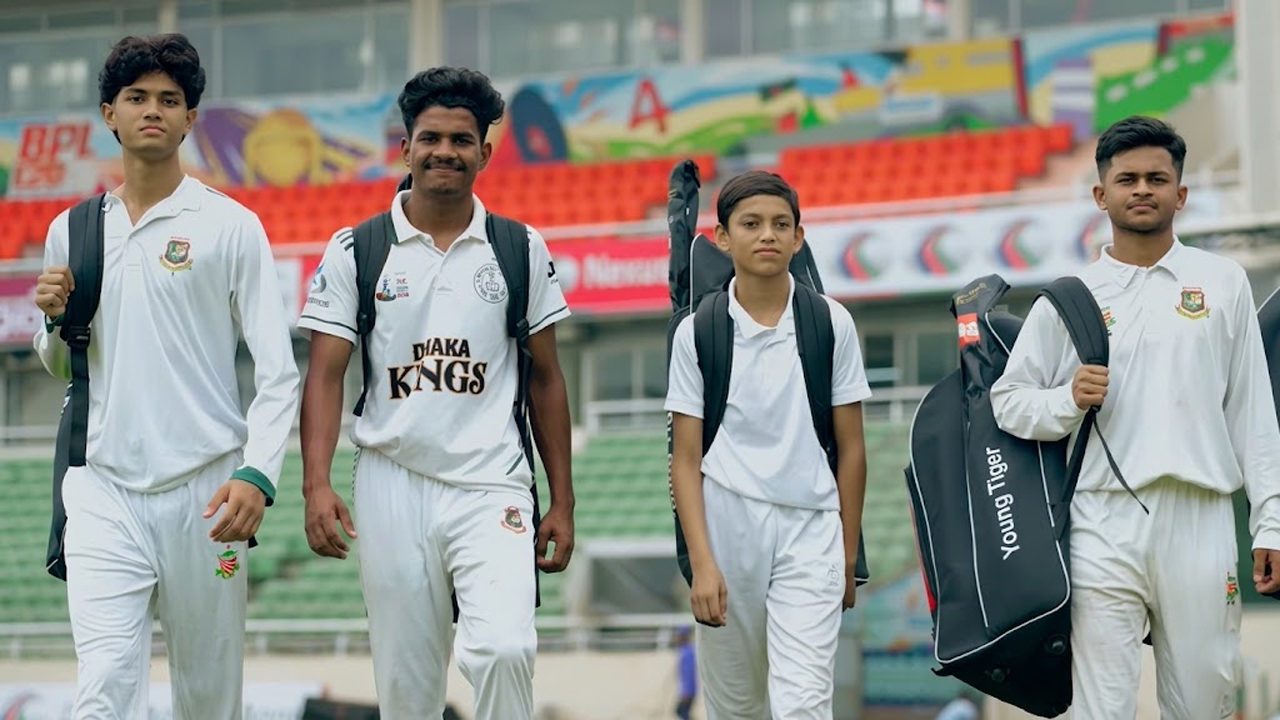 ক্রিকেট কিট বিতরণ শুরু, পাবেন ৯০ ক্রিকেটার