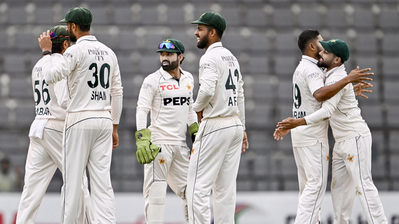 দ্বিতীয়বার হোয়াইটওয়াশের মুখে পাকিস্তান