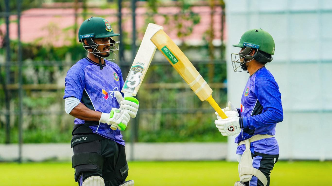 কাভারের ফাঁক গলে টেস্ট স্বপ্নে তানজিদ