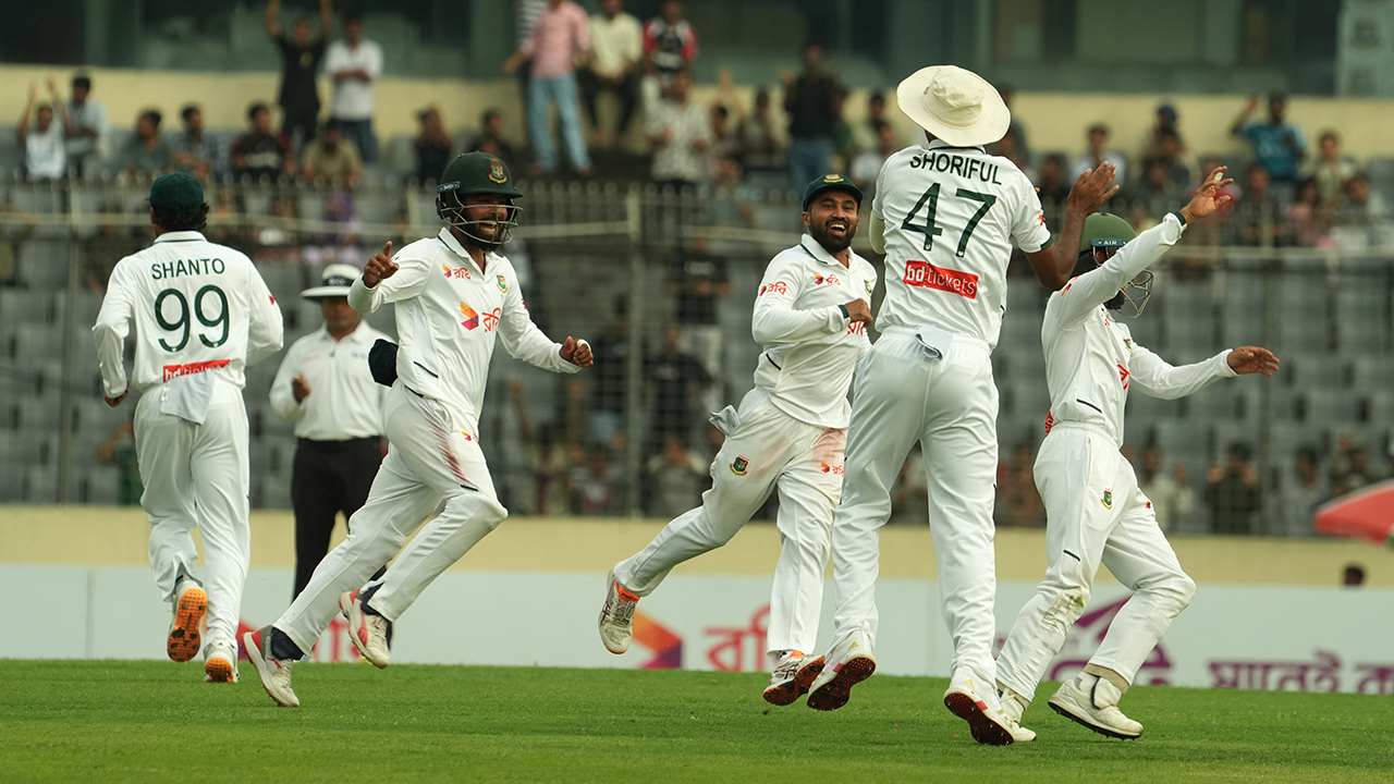 শেষ বলে নাইমের শিকার, লিড ধরে রাখল বাংলাদেশ