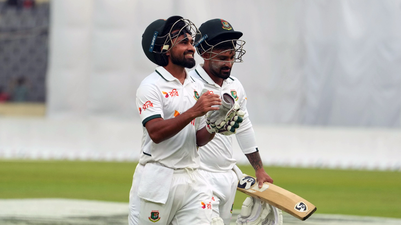 সাদমানকে অপেক্ষায় রেখে শেষ হলো দিনের খেলা