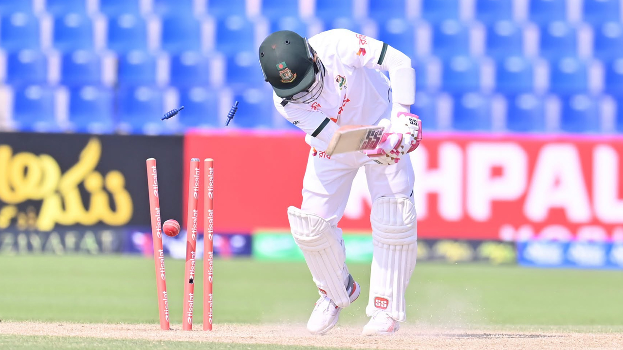 ১৪ বার শূন্য রানে আউট মুশফিক, ডাকে শীর্ষে কোন বাংলাদেশি?
