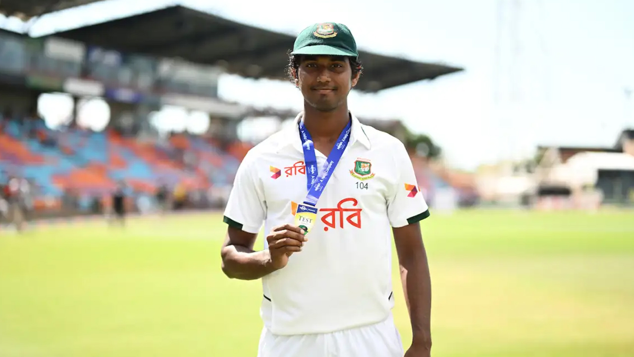 ইনসুইংয়ের জাদুতে হাসানের ‘বোল্ড মিশন’