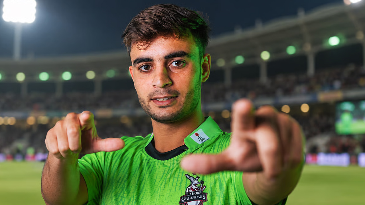 ৫৯ বছরের পুরনো ছক্কার রেকর্ড ভাঙলেন পাকিস্তানি ক্রিকেটার