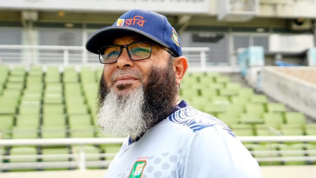 কেন পাকিস্তানের কোচ হতে ভয় পান মুশতাক আহমেদ