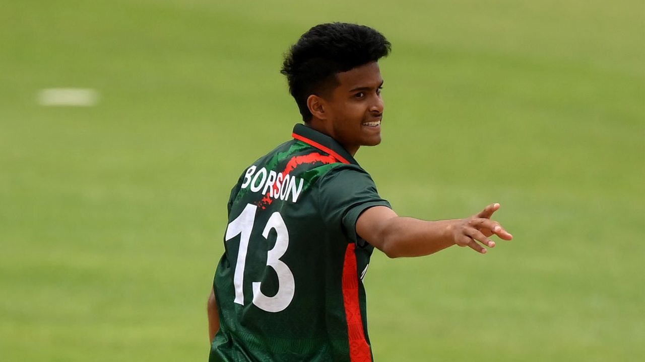 ইনজুরি থেকে ফিরেই আবার ছিটকে গেলেন বর্ষণ