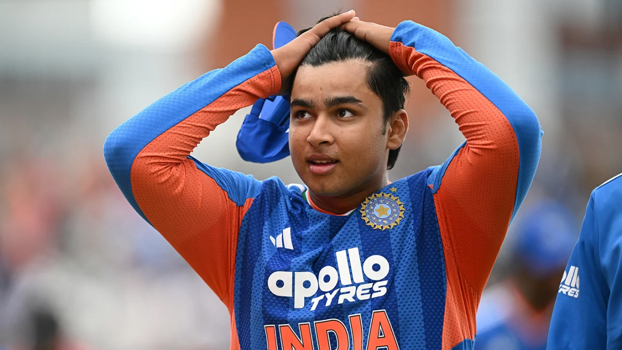 ১৫ বছরেই কোটি কোটি টাকা আয়, ঝুঁকিতে বৈভবের ক্যারিয়ার!